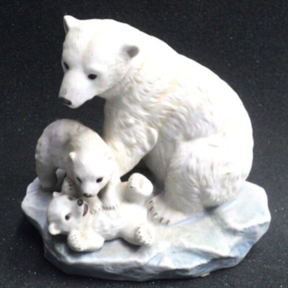 Polar Bear and Cubs Figurine Endangered Species Homco Masterpiece Porcelain 1993 - Picture 1 of 6